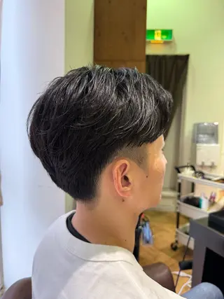 ショート パーマ メンズ 溝口 槙里也のヘアスタイル