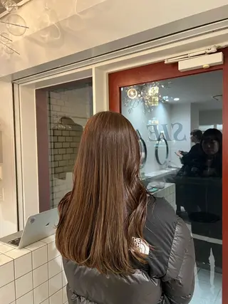 セミロング 室屋 鈴音のヘアスタイル