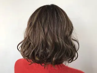 ミディアム カラー 伊藤 優希のヘアスタイル