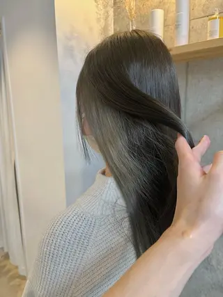 セミロング カラー ハイトーンカラ ー/小川のヘアスタイル