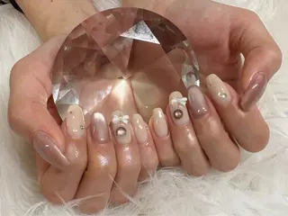 ネイル 𝐑𝐢𝐧𝐨𝐚 Lunonのネイルデザイン