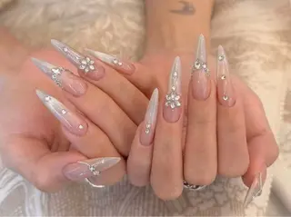 ネイル T•Lee Nailsalon所属・T.Lee Nail Lilyのネイルデザイン