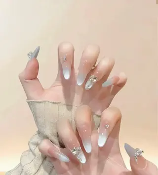 ネイル 高木 維麗絲のネイルデザイン