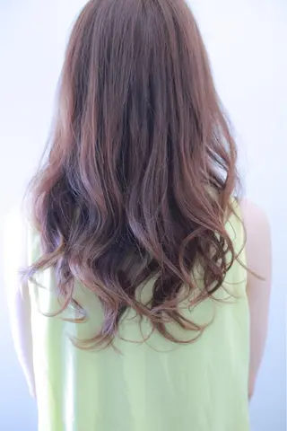 ロング 伊藤 裕貴のヘアスタイル