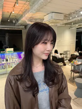 ロング カラー AmiLi HONOKAのヘアスタイル