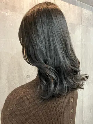 セミロング カラー HAIR BASE ZAWAWA所属・レイヤー/ブリーチ｜ 特殊パーマ/赤澤のヘアスタイル