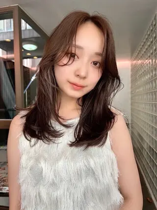 ミディアム MOE 🌙新宿三丁目のヘアスタイル