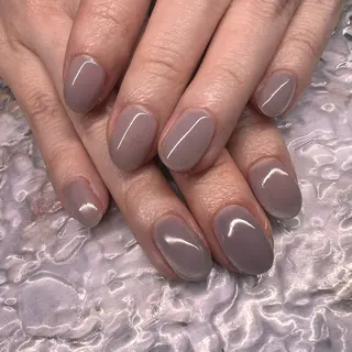 ネイル Maison de Bijou所属・マグ🧲等なんでも ワンカラー5660円のネイルデザイン