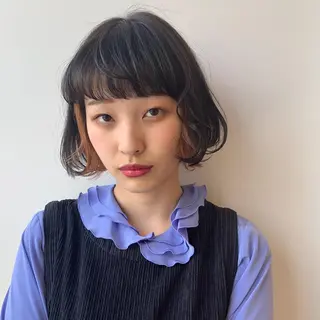 ショート カラー 小森 衣純のヘアスタイル
