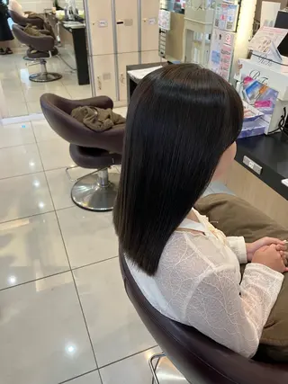 ミディアム yukari 艶髪ヘアのヘアスタイル