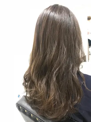 セミロング カラー Adachi Fujikoのヘアスタイル