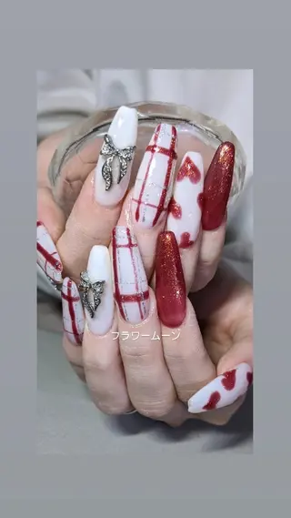 ネイル フラワー ムーンのネイルデザイン