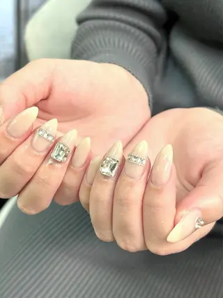 ネイル Nailsalon mui.所属・中家 亜紗子のネイルデザイン