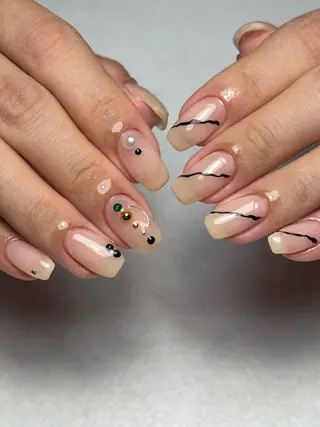 ネイル 🐈‍⬛ Minamiのネイルデザイン