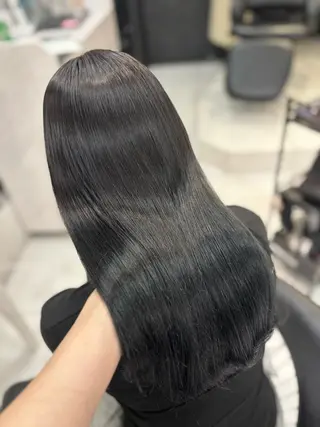 カラー Sakuraෆ˚* 暗髪×まつパ🖤🥀のヘアスタイル