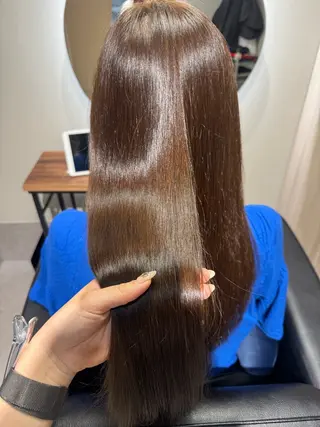 ロング NAVY 橋本心 縮毛矯正のヘアスタイル