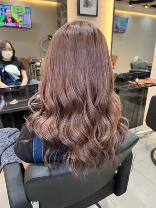 ロング カラー 🌈カラー特化 ハイトーンけいと🌈のヘアスタイル