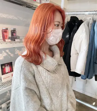 セミロング カラー ✨艶ブリーチカラー ✨四ノ宮裕己のヘアスタイル