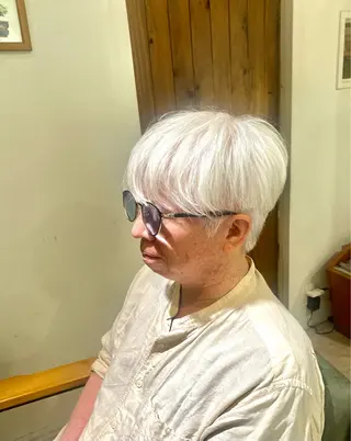 ショート LiC えりのヘアスタイル