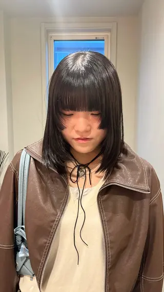 ミディアム YUI／レイヤー カット/透明感カラーのヘアスタイル