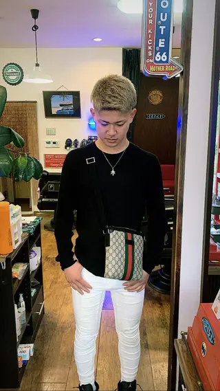 ミディアム カラー メンズ Ｂ AＲＢEＲＳＨＯＰ　TＷＩＮＳ所属・池田 孝行のヘアスタイル