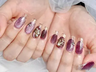 ネイル 🦋 Queenieのネイルデザイン