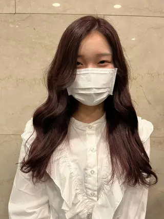 カラー こまつばらみお/レイ ヤー/ダブルカラーのヘアスタイル