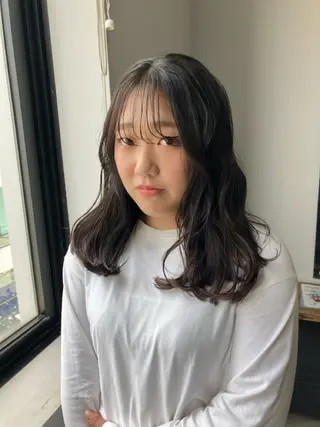 ミディアム カラー loty hair design所属・SEIRA🤍 レイヤーカットのヘアスタイル