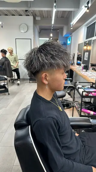 カラー パーマ メンズ 律喜/パーマ /メンズ/フェードのヘアスタイル