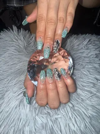 セミロング ゆ りのネイルデザイン