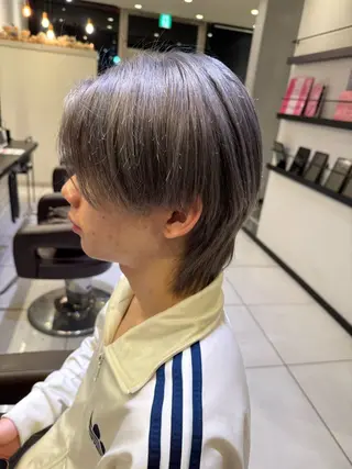 ショート カラー メンズ 渡邊 桃香のヘアスタイル