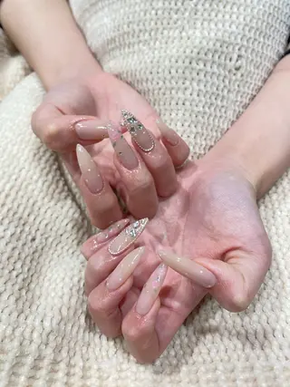 ネイル アンジェリカミッシェル関内店所属・内海 千尋のネイルデザイン