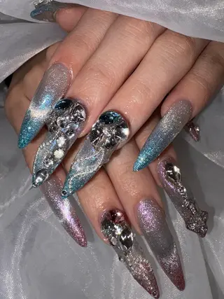 ロング GRANDEUR焼津 MEI🪼のネイルデザイン