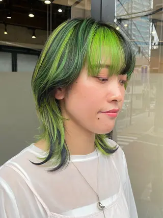 ミディアム ﾊｲﾄｰﾝ/ｶﾗｰ/ 用賀/稲若健太郎のヘアスタイル