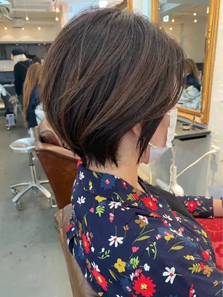 ショート カラーが上手い 辻悠月のヘアスタイル