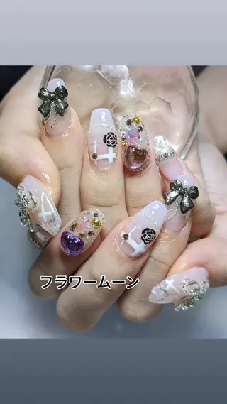 ネイル フラワー ムーンのネイルデザイン