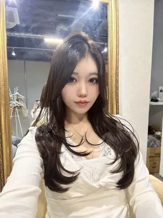 セミロング Maison髪質改善 レイヤー/三宮のヘアスタイル