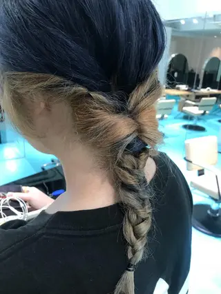 カラー pole/apartment所属・💓パーマ，💗 レイヤーカットのヘアスタイル