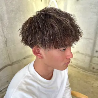 ショート カラー パーマ メンズ LOMARLIE YUSUKE🫧のヘアスタイル