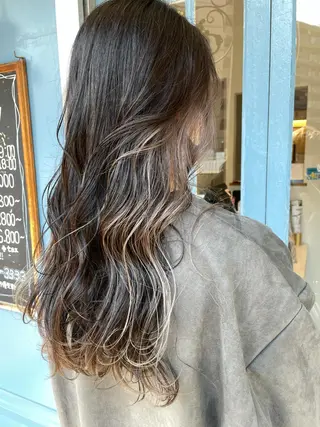 ロング ブリーチ毛矯正.髪質 改善.髪にドラマをのヘアスタイル