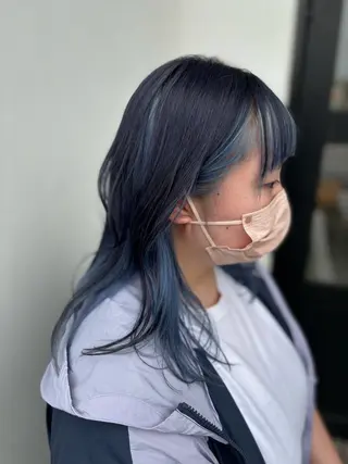 ロング カラー 山崎 南乃のヘアスタイル