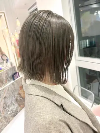 ミディアム yuki／ 名駅／艶カラーのヘアスタイル