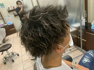 ミディアム パーマ メンズ Zina天王寺 CHIAKIのヘアスタイル