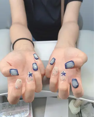 ネイル T. Leeのネイルデザイン