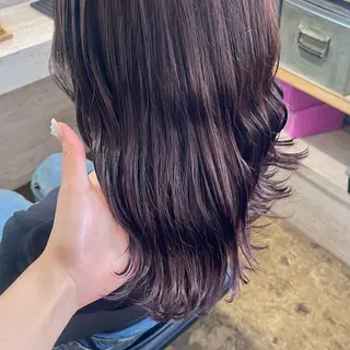 ミディアム カラー 伊藤 玲衣のヘアスタイル