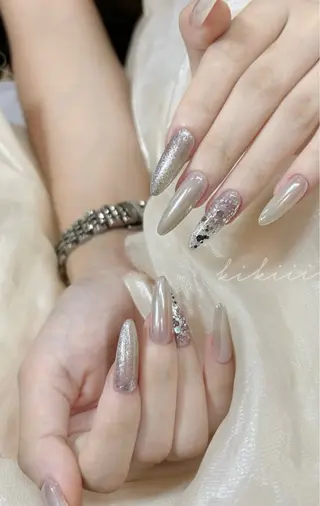 ネイル 高木 維麗絲のネイルデザイン