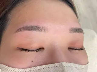 アイブロウ Crea la Luce明石本町店所属・クレアラルーチェ 明石本町のマツエク・マツパデザイン