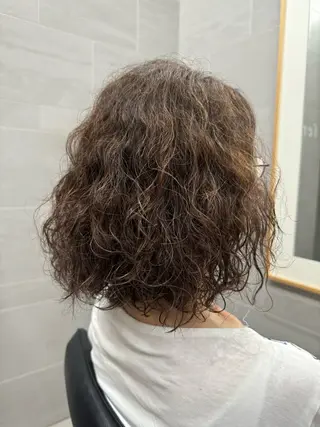 ミディアム パーマ ferna所属・吉野 正啓のヘアスタイル