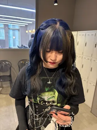 ロング 寒色＆ブリーチ特化 寒色MiOのヘアスタイル