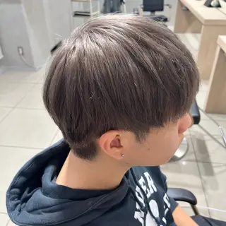 カラー メンズ 巖本 真希のヘアスタイル